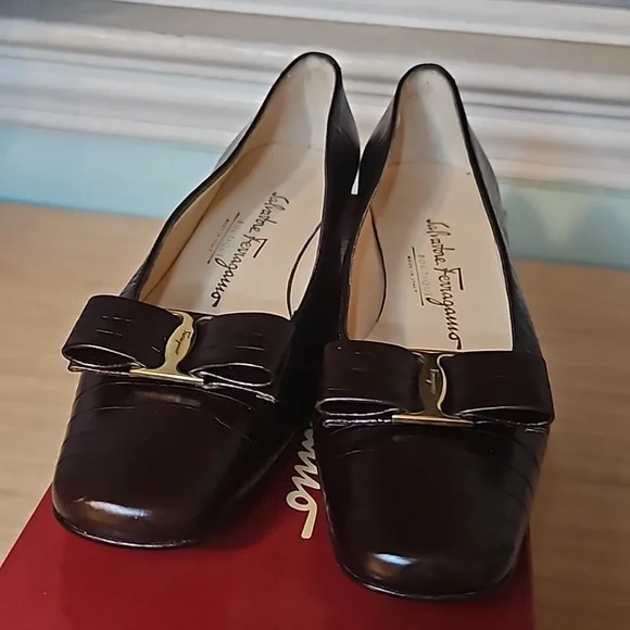 Salvatore Ferragamo Espresso Brown Ribbon Flats - Picture 3 of 4